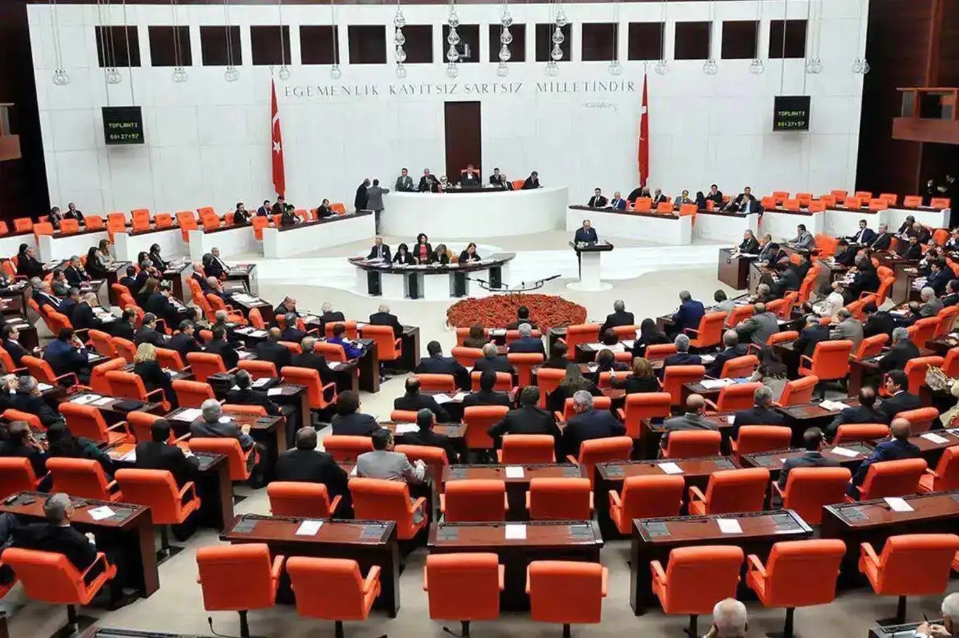 Binek araçlar ve elektrikli motosikletlerde yeni dönem