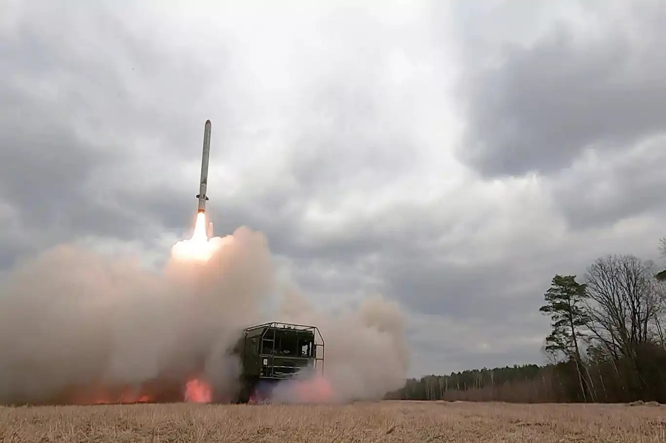 Rusya, Ukrayna'daki askeri sanayi tesisleri ve limanları hedef aldı