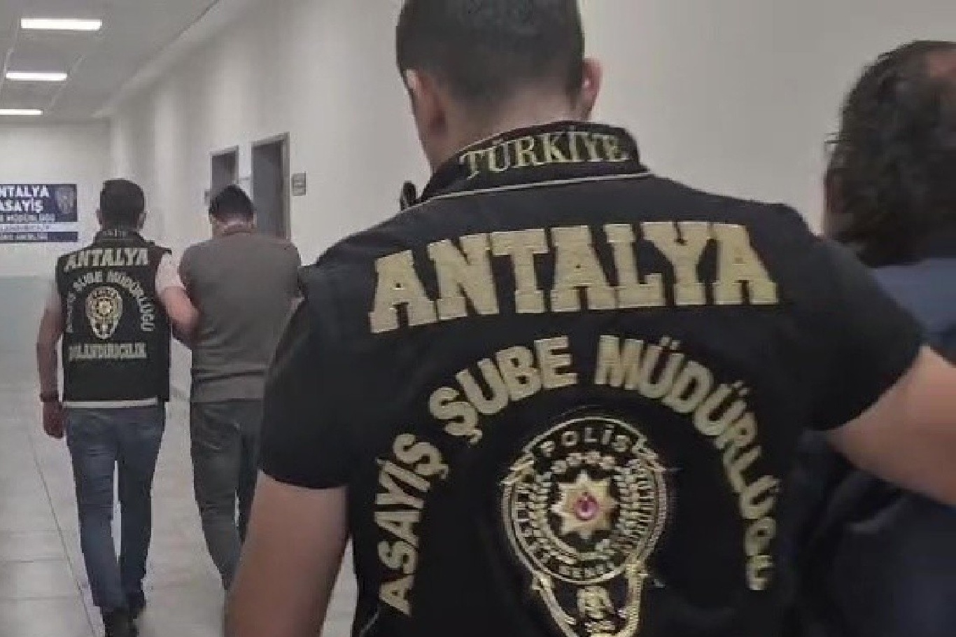 Antalya'da son bir haftada aranan 580 kişi yakalandı