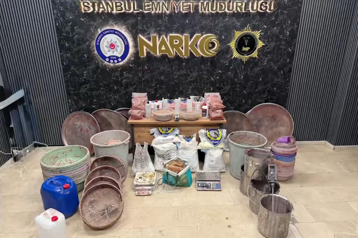 İstanbul'da uyuşturucu operasyonu: 11,5 tonluk ham madde ele geçirildi