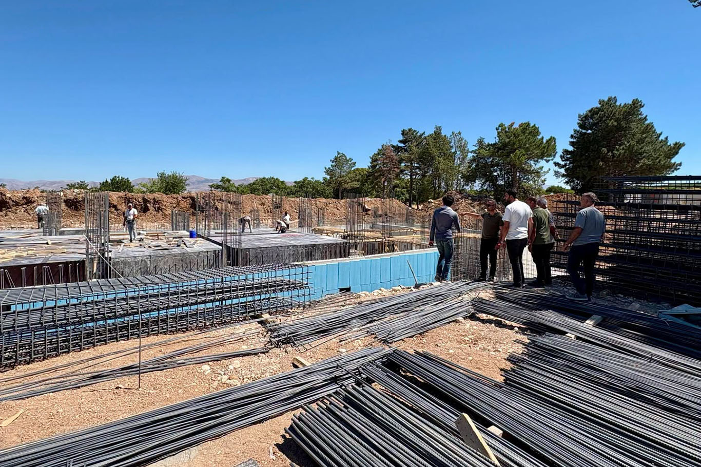 Akçadağ'da yeni belediye hizmet binası çalışmaları sürüyor
