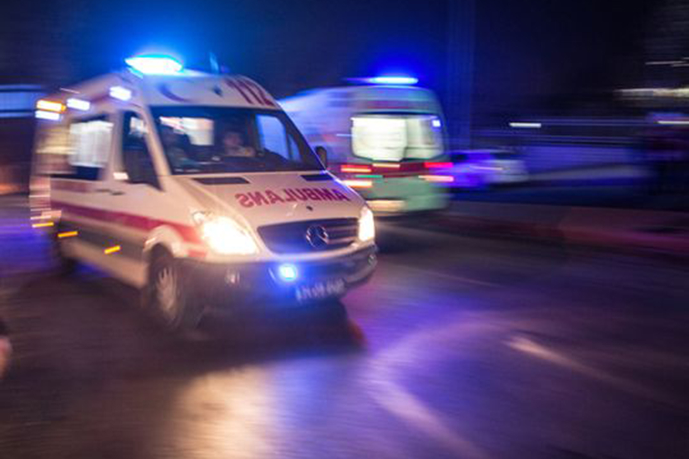 Kayseri'de hafif ticari araç ile otomobil çarpıştı: 4 yaralı