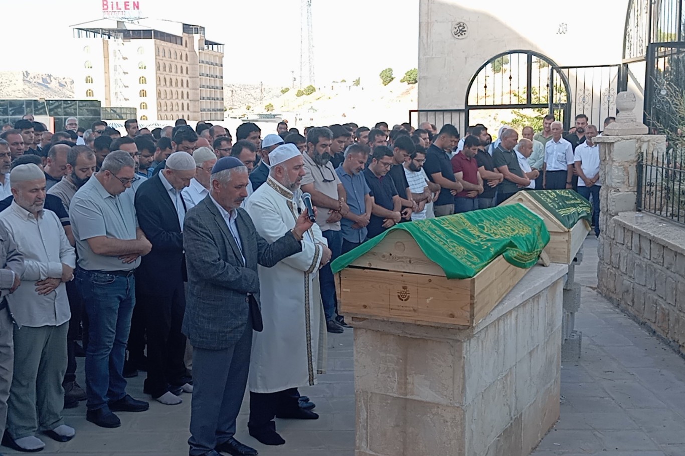 Mardin'de trafik kazasında hayatını kaybedenler defnedildi 