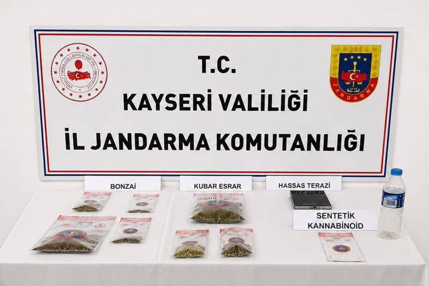 Kayseri'de uyuşturucu operasyonu: Esrar, bonzai ve sentetik kannabinoid ele geçirildi