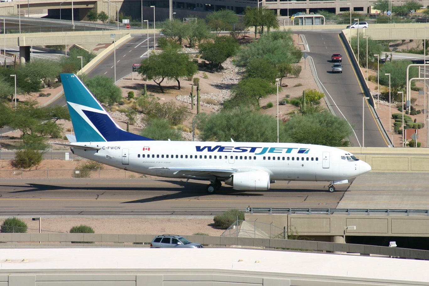 WestJet'in 4 bin 400 kabin görevlisinden grev tehdidi