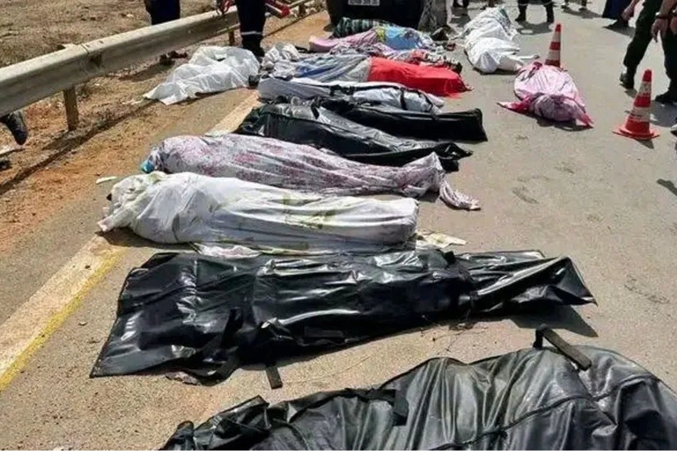 Cezayir'de otobüs uçuruma yuvarlandı: 25 ölü 44 yaralı