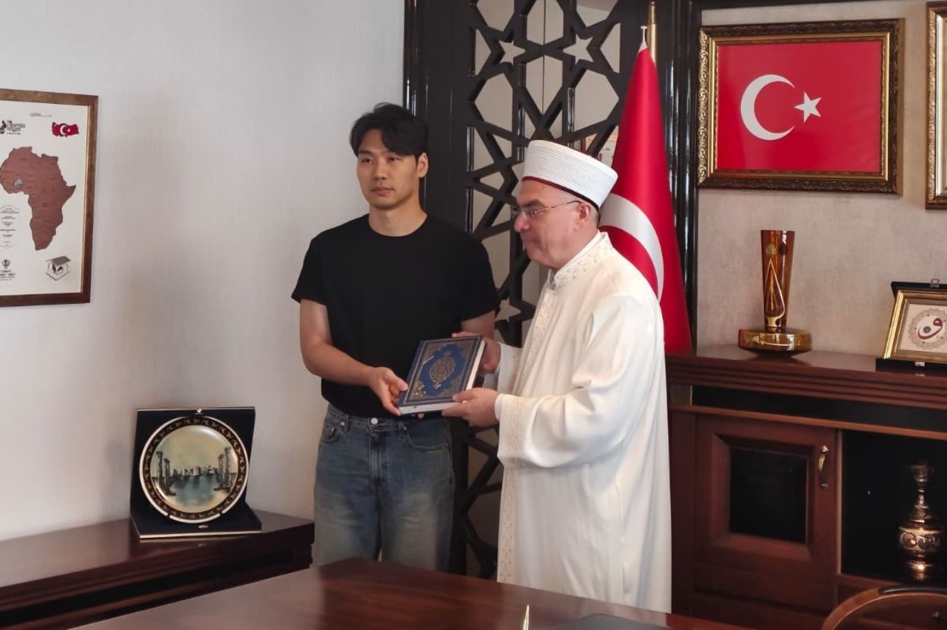 Güney Koreli Choi Seung Gon Mersin'de Müslüman oldu