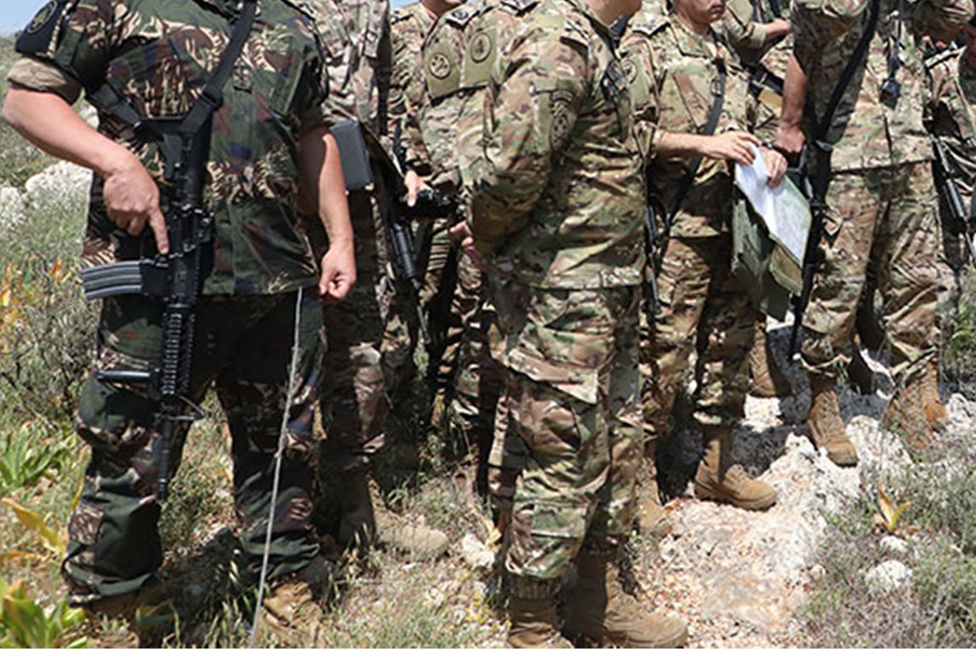Lübnan'a yönelik işgal saldırısında 5 asker ve 2 sivil yaralandı