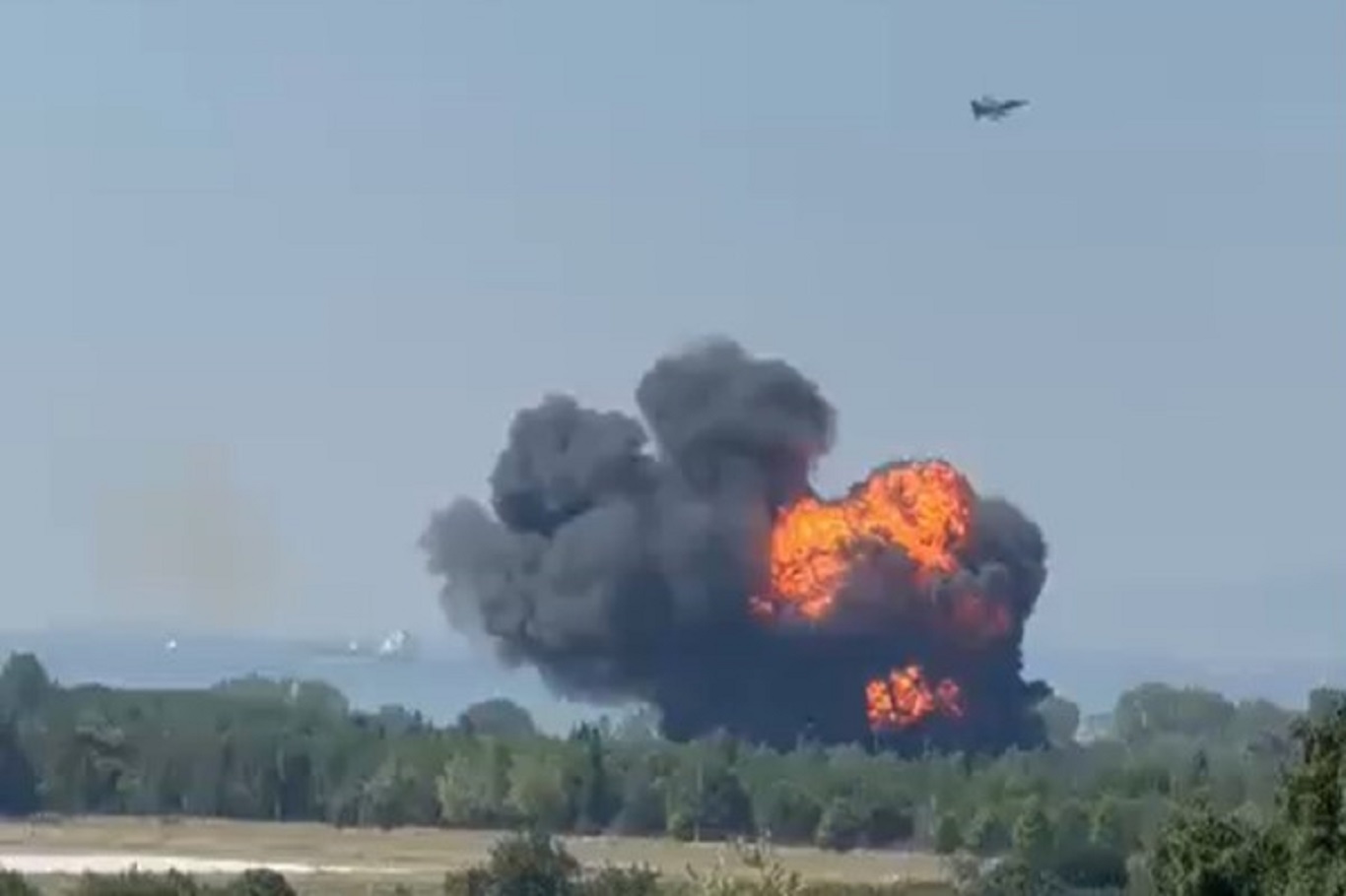 Yalova'da F-16 eğitim uçağı düştü