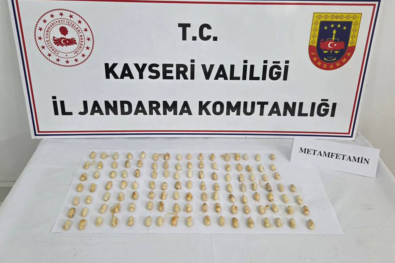 Kayseri’de ticari takside 604 gram metamfetamin ele geçirildi