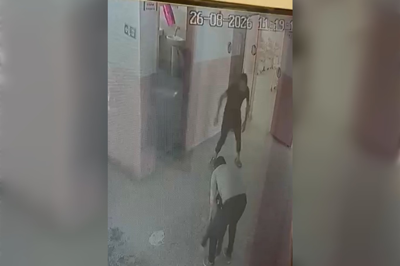 Nefes borusuna şeker kaçan çocuğa okul müdüründen müdahale 