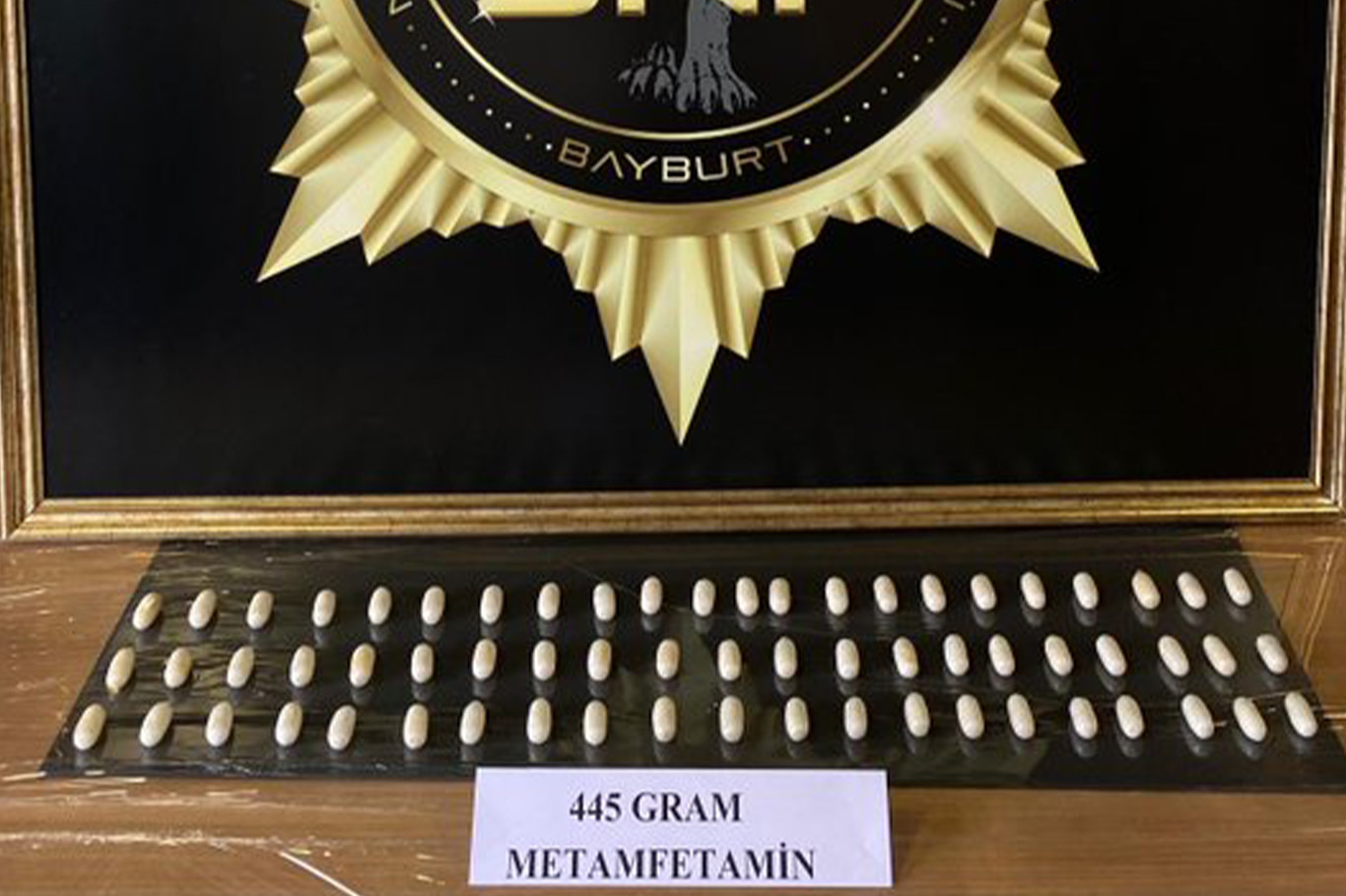 Bayburt’ta 445 gram metamfetamin ele geçirildi