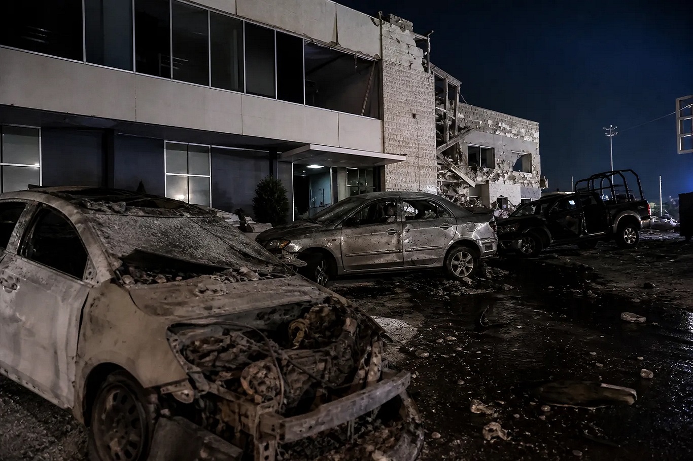 Meksika'da polis binasına bombalı saldırı: 10 yaralı