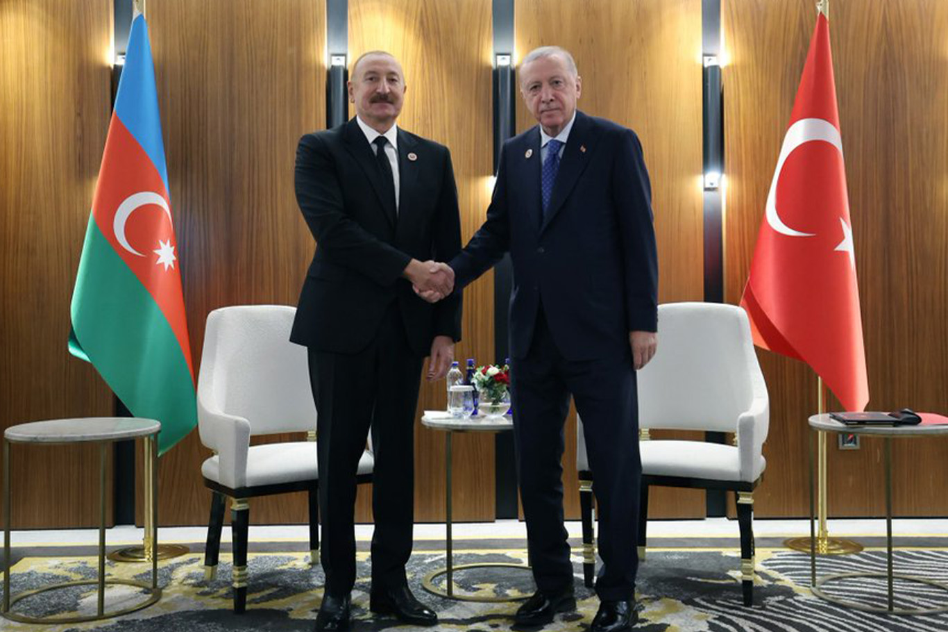 Cumhurbaşkanı Erdoğan Bişkek’te Azerbaycan Cumhurbaşkanı Aliyev ile görüştü