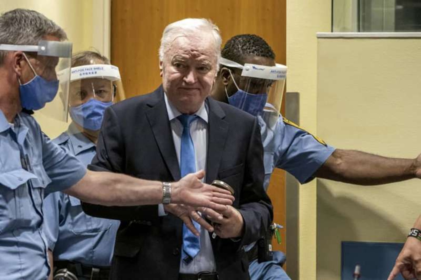 Mladic için tören tepkisi 