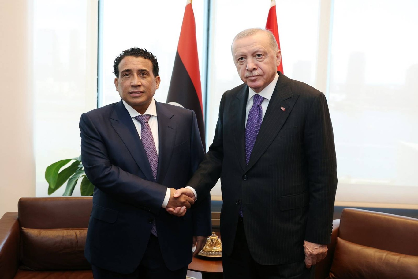 Cumhurbaşkanı Erdoğan, Libya Başkanlık Konseyi Başkanı el-Menfi ile görüştü