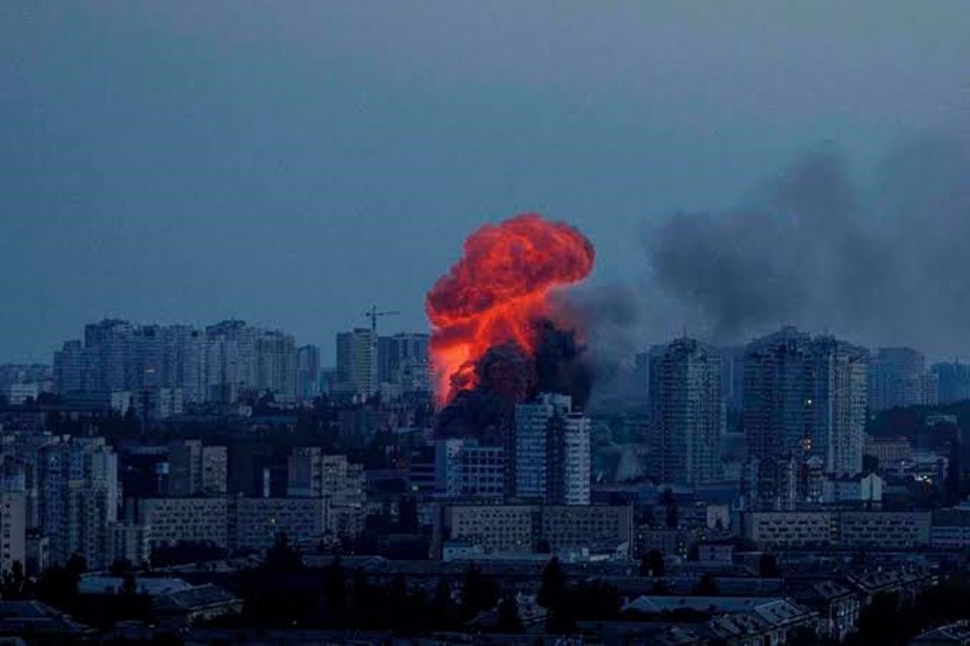 Rusya’dan Ukrayna’ya gece bombardımanı 