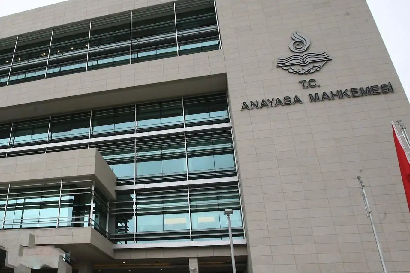 AYM'den cezaevlerinde mahpusların doküman ve yayınlarına ilişkin pilot karar