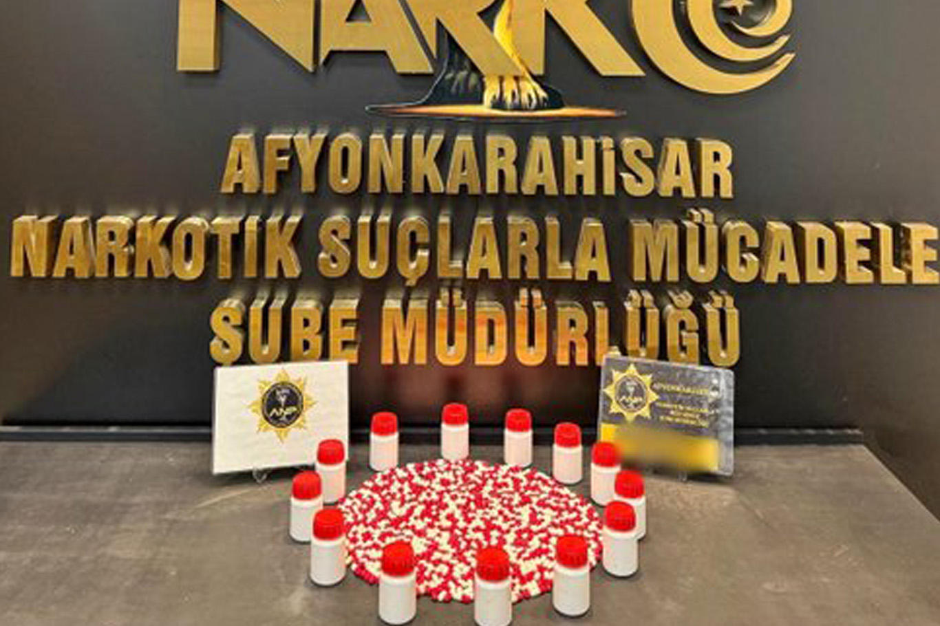 Afyonkarahisar'da 594 sentetik ecza ele geçirildi: 2 şüpheli tutuklandı