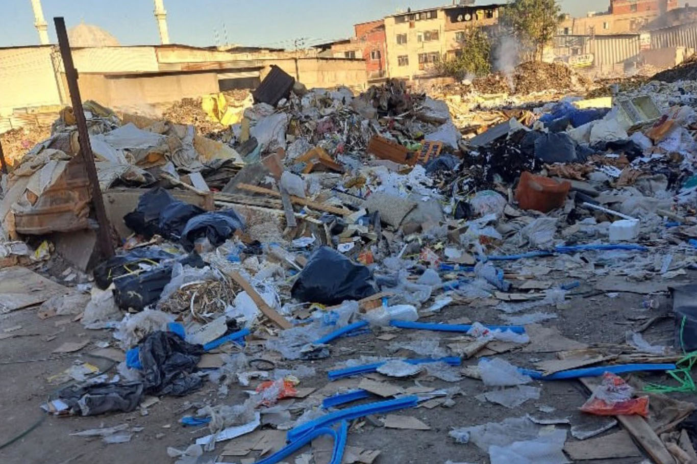 Sanayi esnafı çöp sorununa kalıcı çözüm bekliyor