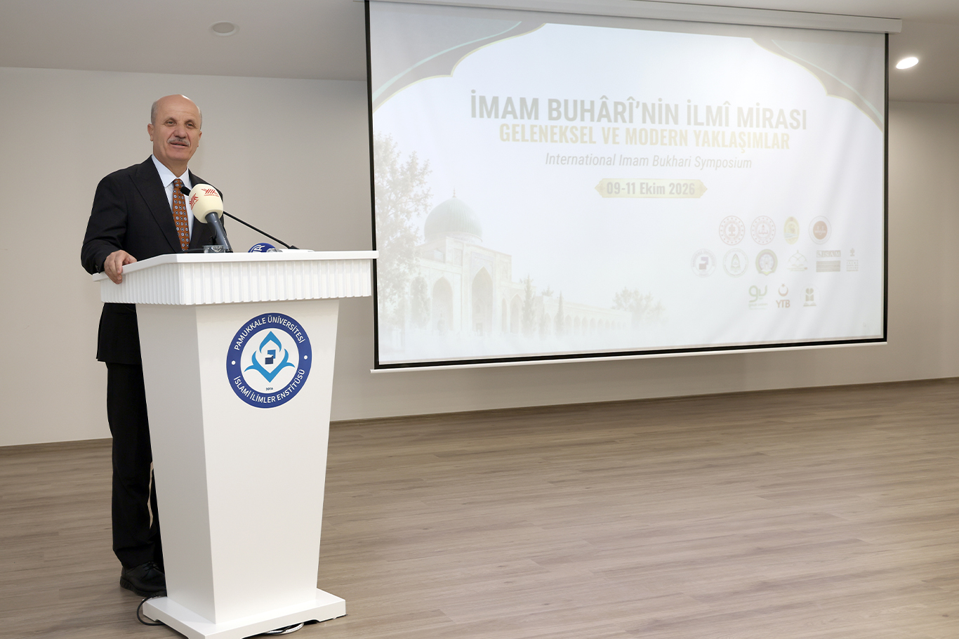 İmam Buhârî'nin hadis ve tarih ilmine katkısı uluslararası sempozyumda ele alındı