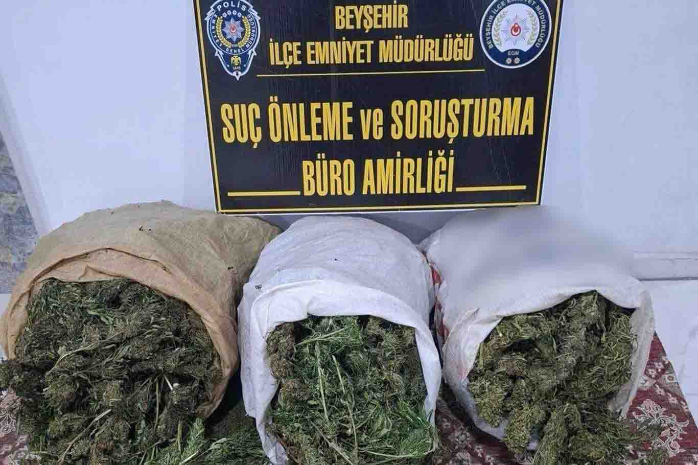 Beyşehir’de uyuşturucu operasyonundan 4 kişi tutuklandı