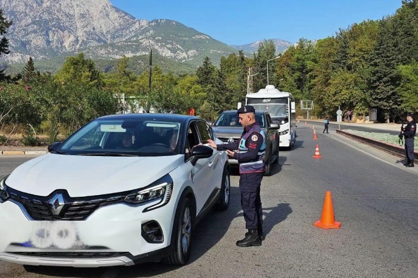 81 ilde 912 aranan şahıs yakalandı