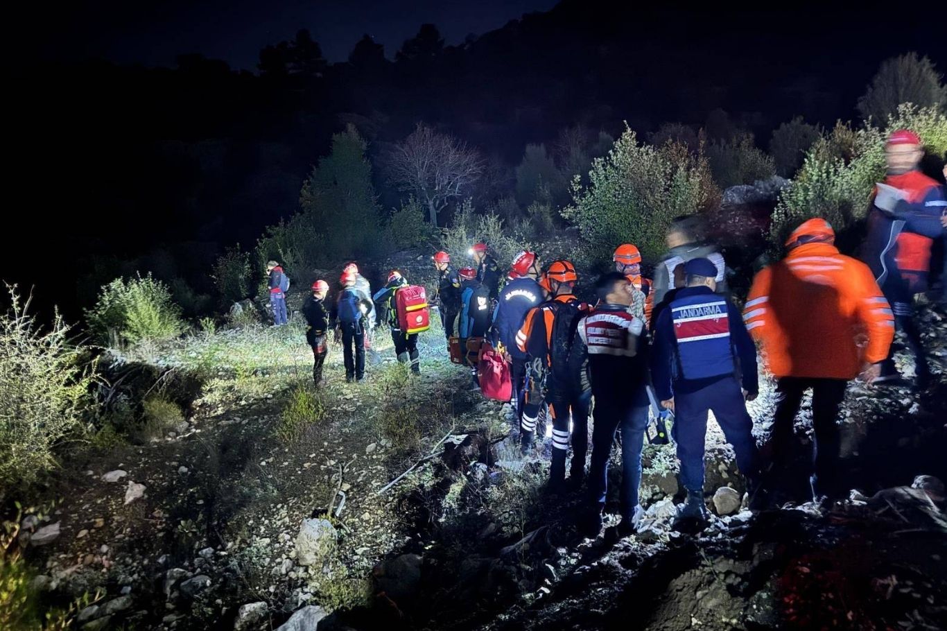 Isparta'da kanyonda kaybolan 14 kişilik gruptan 1 kişi hayatını kaybetti