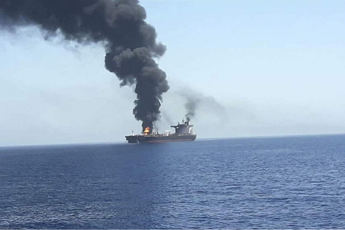 Hürmüz Boğazı'nda bir tanker daha mayına çarptı