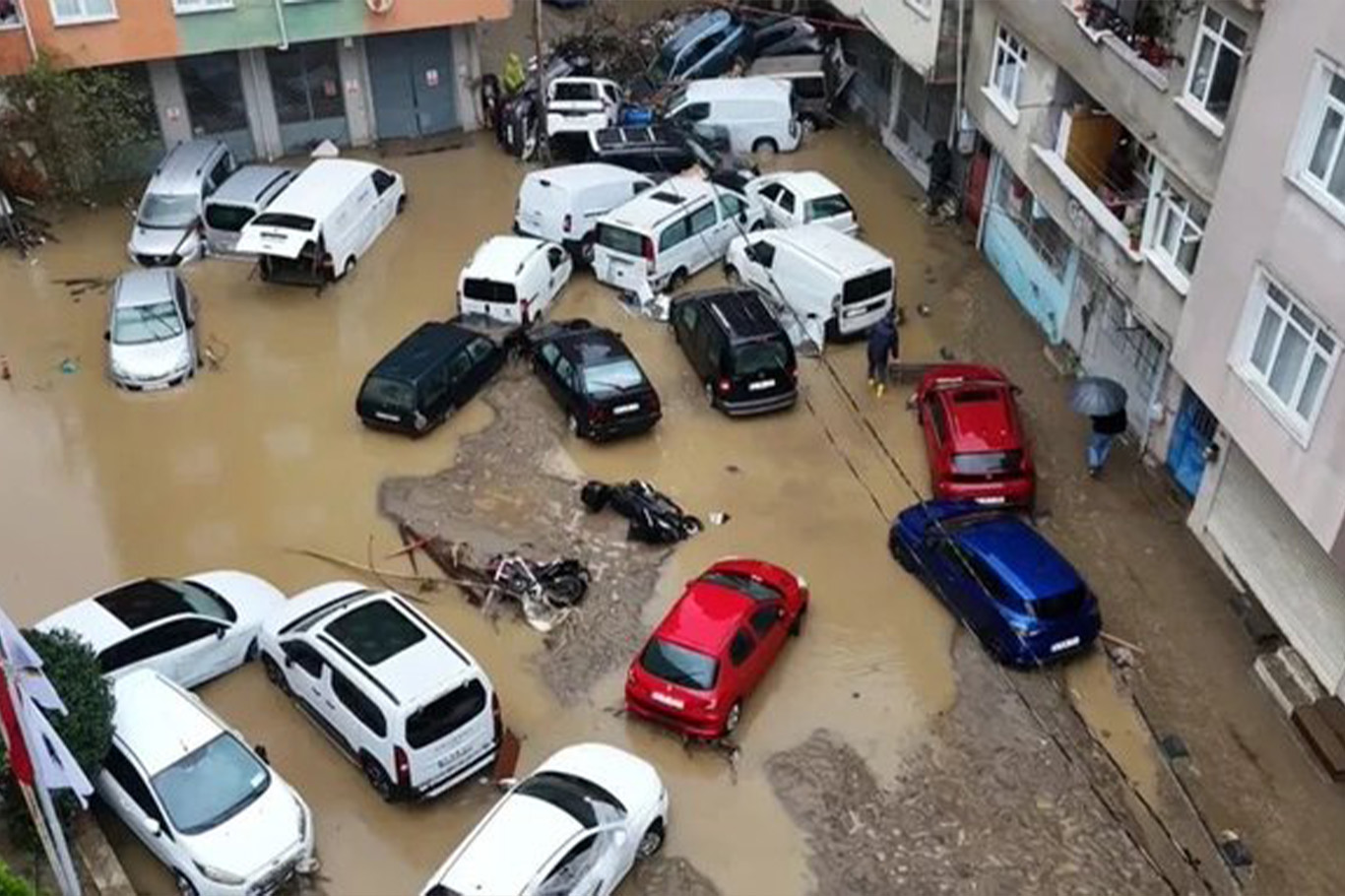 İstanbul’da sel nedeniyle can kaybı 7’ye yükseldi