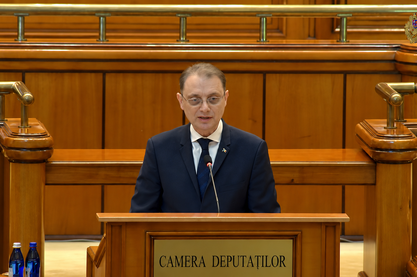 Romanya'da güvenoyu alan Niculescu hükümeti göreve başladı