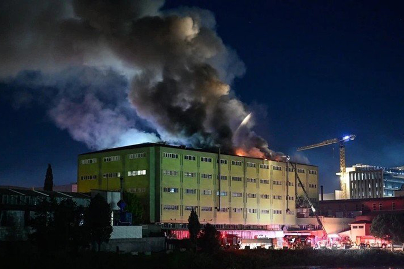 İstanbul'da ayakkabı fabrikasında yangın