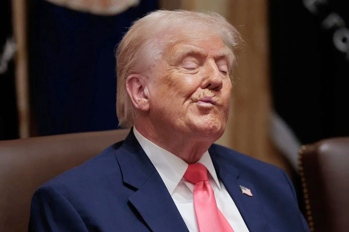 Trump’tan İran’a petrol suçlaması 