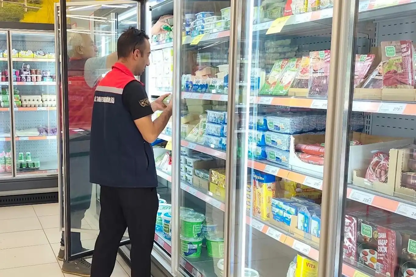 Eskişehir'de 10 bin 670 ürün denetlendi: 619 bin 788 lira idari para cezası