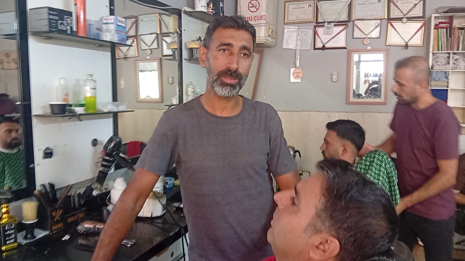 Şanlıurfa’da Kuaförden Filistin’e Destek Kampanyasına Urfalılardan Yoğun İlgi;