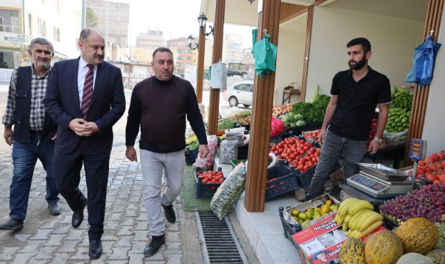 BAŞKAN GÜLPINAR, YENİLENEN PAZAR YERİNDE ESNAFLA BULUŞTU
