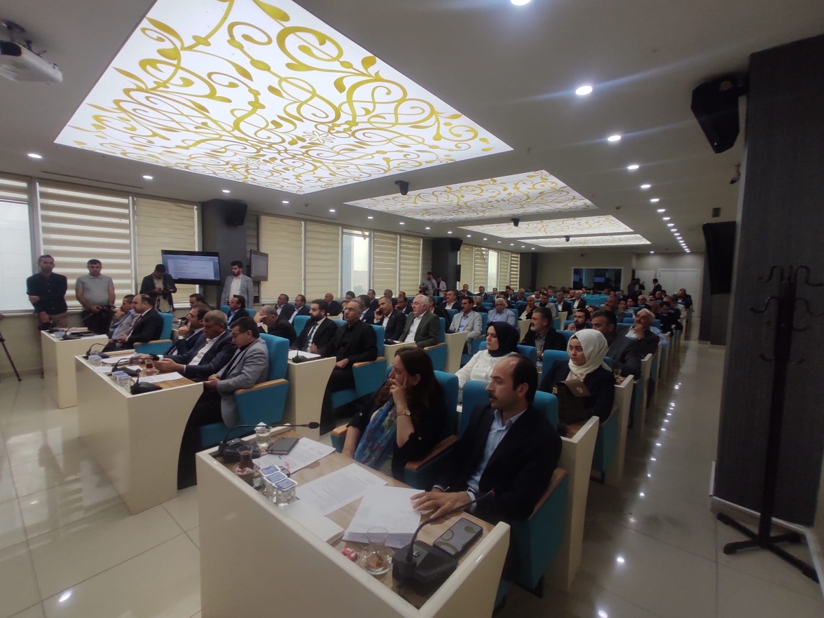 Büyükşehir Meclis Toplantısı’nda yeni daire başkanları ve şube müdürleri tanıtıldı;