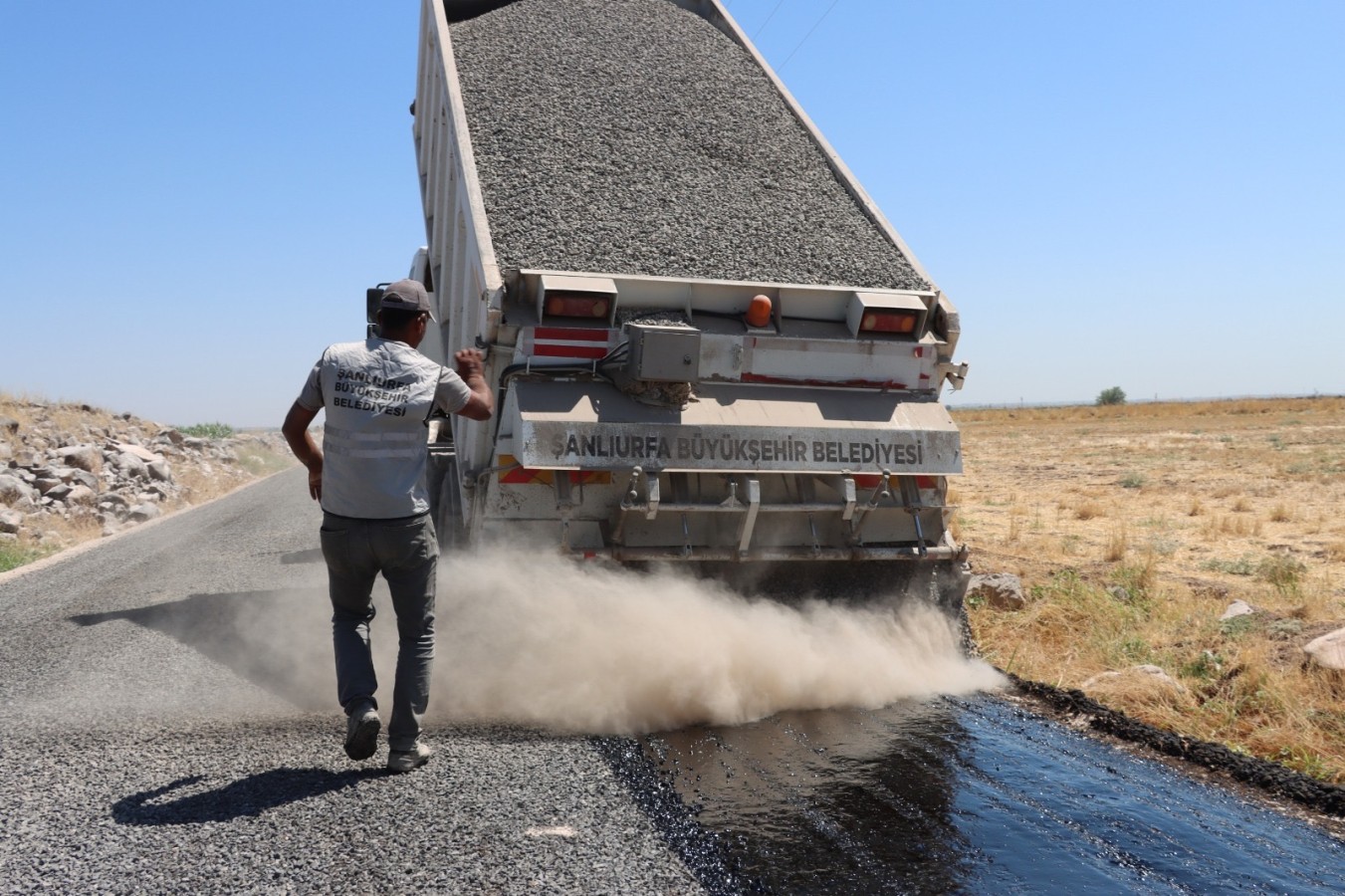 VİRANŞEHİR KIRSALINDA 6 KM’LİK SATHİ ASFALT ÇALIŞMASI TAMAMLANDI;