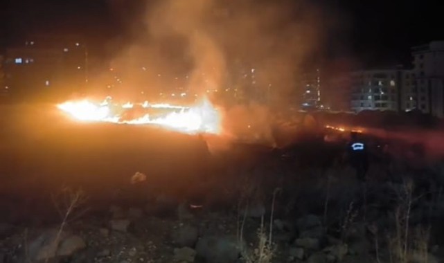 Şanlıurfa’da Boş Arazide Yangın