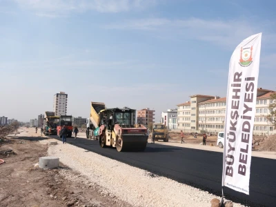 BÜYÜKŞEHİR BELEDİYESİ ASFALTTA REKOR KIRDI