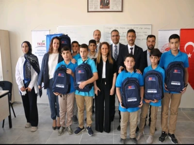 Güneyşehir Ortaokulu Öğrencilerine TKDK’dan Çanta ve Kırtasiye Desteği